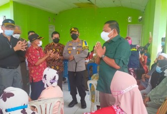 Bupati Mian Pantau Vaksinasi di Kecamatan Air Napal