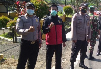 Kapolres Garut - Polda Jabar, Gabungan 3 Pilar Laksanakan Operasi Yustisi Penerapan PPKM Level 3 di Cisompet