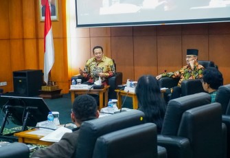 Ketua MPR RI Bambang Soesatyo saat mengantarkan diskusi pada Temu Pakar, Ketua MPR dengan Forum Aspirasi Konstitusi (F-AK) di Ruang Delegasi, Gedung Nusantara V, Kompleks MPR DPR RI, Rabu (30/11/2022).