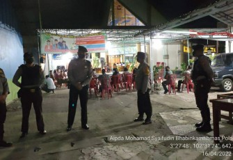 Personel Polres Rejang Lebong saat melaksanakan pengawasan serta pengamanan