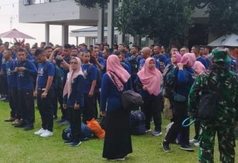 Para peserta tengah mengikuti kegiatan Capacity Building PUDAM Tirta Lawu, di kawasan Tawangmangu, Kabupaten Karanganyar.