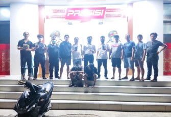 Tersangka dan barang bukti saat diamankan
