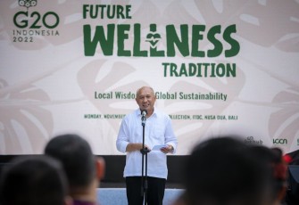 MenkopUKM Teten Masduki pada acara Future Wellness Tradition (Local Wisdom for Global Sustainability) di Bali Collection, kawasan ITDC, Nusa Dua, Bali, Senin (14/11).
