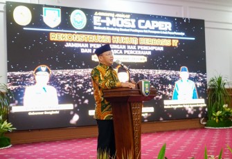 Gubernur Bengkulu Rohidin Mersyah saat memberikan sambutan usai meresmikan Aplikasi E-Mosi Caper, di Balai Raya Semarak Bengkulu, Senin (07/11).