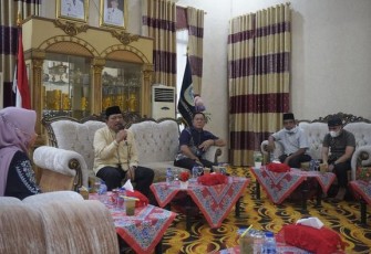 Bupati Bengkulu Utara Ir H Mian saat memberikan arahan kepada Pimpinan Organisasi Perangkat Daerah (OPD), di Balai Daerah, Arga Makmur, Senin (18/04/2022).