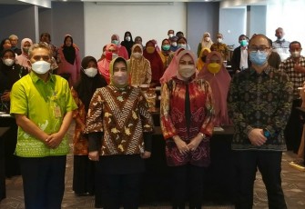 Asisten Deputi Fasilitasi Hukum dan Konsultasi Usaha, Deputi Bidang Usaha Mikro, Kementerian Koperasi dan UKM, Eviyanti Nasution, pada pembukaan kegiatan Temu Konsultasi Usaha, di Kota Batam, beberapa hari yang lalu.