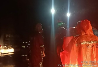 Polisi Atur Arus Lalu Lintas