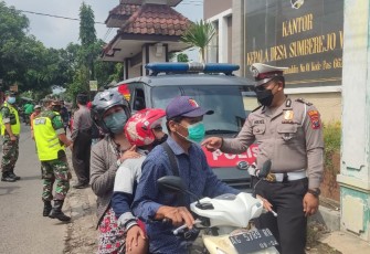 Polsek Ngunut Bersama Tiga Pilar Gelar Yustisi Sasar Pengguna Jalan