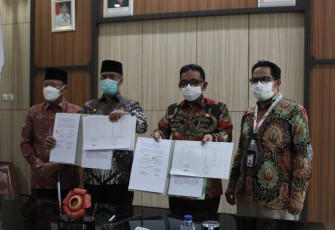 Serah Terima Aset P3D (Personil, Pembiayaan Sarana  Prasarana dan Dokumen) antara Pemkab Rejang Lebong dan Pemkab Kepahiang, di Ruang Rapat Lantai III Kantor Gubernur Bengkulu, Kamis (24/3). 