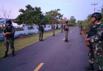 Satgas Yonarmed 1 Kostrad Gencarkan Pengamanan di Negeri Pelauw
