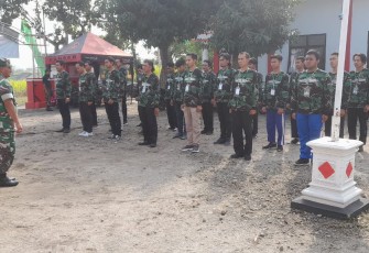 Anggota Koramil Wungu saat Bekali Banser Dengan Wawasan Kebangsaan dan Bela Negara