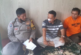 Polisi saat minta keterangan korban
