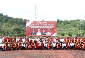 Polres Lingga saat gelar olahraga bersama dengan TNI di Mapolres lingga, Selasa (23/08/222).