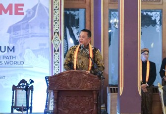 Bamsoet dalam jamuan makan malam WPF, di Sasana Handrawina, Keraton Kasunanan Surakarta Hadiningrat, Rabu malam (16/11/22).
