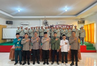 Tim Divisi Humas Polri saat silaturahmi di Pondok Pesantren Nahdlatul Ulum, Sulawesi Selatan
