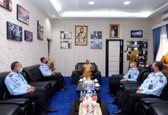 Walikota Tanjungpinang, Hj. Rahma, S.IP terima kunjungan silaturahmi Kepala Kantor Imigrasi Tanjungpinang, Khairil Mirza, SH, MH beserta jajaran dalam rangka perkenalan dan koordinasi persiapan HUT Imigrasi ke- 72 Kemenkumham