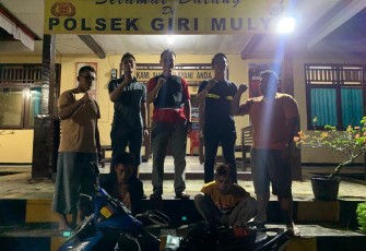 Tersangka dan barang bukti saat diamankan
