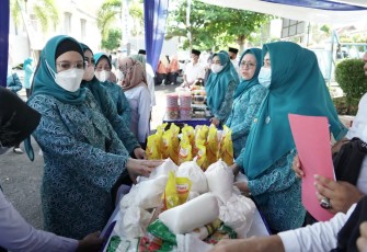 Bazar ramadhan kebutuhan pokok TP PKK