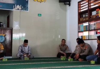 Peringatan Maulid Nabi Muhammad SAW di Masjid Al-Waliyyul Khobir Mapolres Rejang Lebong dan Diikuti oleh Seluruh Personel dan ASN Polri di lingkungan Polres Rejang Lebong, Selasa (11/10/2022).