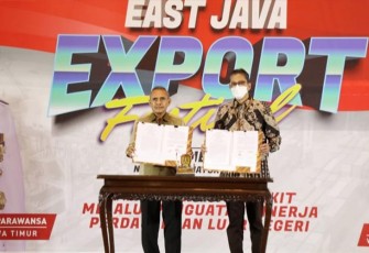 Penandatanganan Nota kesepahaman dihelat dalam rangkaian Acara East Java Export Festival di hotel Novotel Samator Surabaya (01/11/2022). 