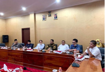 Komisi II saat rapat
