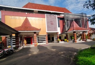 Gedung Bawarasa, Kabupaten Trenggalek, yang saat ini sedang proses pelaksanaan renovasi.