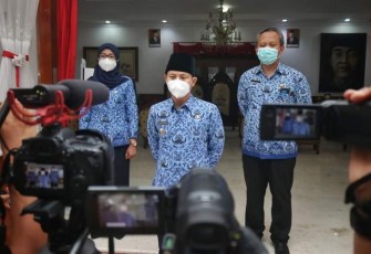 Bupati Trenggalek, Mochamad Nur Arifin, saat siaran pers di Pendapa Manggala Praja Nugraha, Senin (17/1/2022).