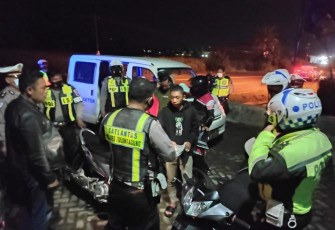 Kegiatan Rutin Yang Ditingkatkan (KRYD) patroli blue light Polres Tulungagung, Sabtu (22/01/2022) malam