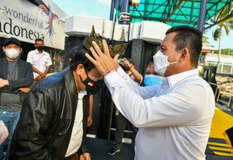 Gubernur Kepulauan Riau H. Ansar Ahmad, sambut langsung kedatangan Ketua MA RI, H.M. Syarifuddin, beserta rombongan