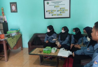 Mahasiswa UMS saat KKN di Desa Ngilen, Kecamatan Kunduran, Blora