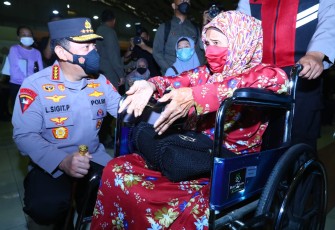 Kapolri saat meninjau secara langsung Vaksinasi di Balairung Budi Utomo, Hotel Bumi Wiyata, Depok, Jawa Barat