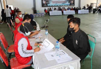 Vaksinasi Covid-19, oleh Polres Tulungagung