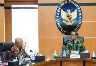 MenKopUKM Bertemu Menkopolhukam Tindak Lanjuti Penanganan Koperasi Bermasalah