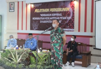Babinsa Kodim 0720/Rembang Pelatihan Perkebunan Kopi