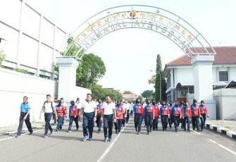 Olah raga bersama Korps Wanita TNI dan Polwan