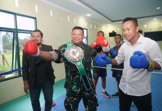 Danrem 121/Abw Bangga Kenakan Sabuk Kejuaraan Dunia
