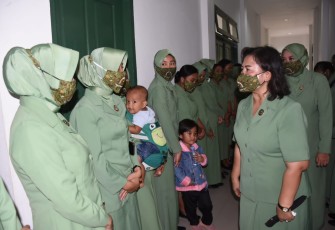 Saya Minta Ikhlas Dampingi Suami Dalam Tugas 