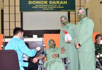 Persit KCK Koorcab Rem 081 Gelar Aksi Kemanusiaan Donor Darah