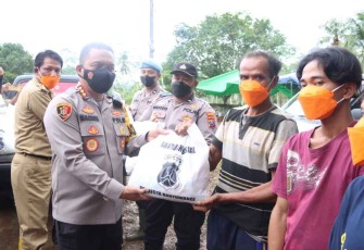 Polresta Banyuwangi Peduli Korban Banjir Pesanggaran