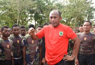 Prajurit Brigif 26/GP dan Yonif 763/SBA Kerja Yang Baik Dan Lindungi Masyarakat 