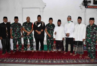 Pangdam Hasanuddin Berikan Pencerahan Usai Salat Jum'at di Masjid Jami Maros