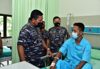 Wakasal Kunjungi Prajurit Marinir Korban Serangan di Papua
