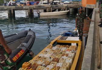 TNI AL Amankan Kapal Pembawa 5,5 Ton BBM Ilegal