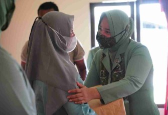 Ketua Persit KCK Koorcabrem 121 PD XII Tanjungpura Gelar Do'a Bersama dan Santuni Anak Yatim Piatu