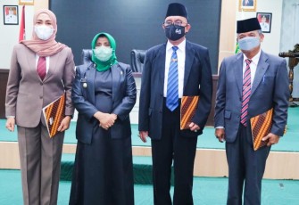 Foto bersama usai pelantikan