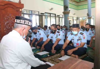 Jelang HUT Ke-76 TNI AU, Personel Lanud Abd Saleh Gelar Doa Bersama Berbagai Umat Beragama 