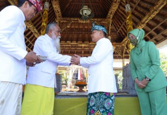 Di Gianyar, Kasad Dianugerahi Ksatria Padma Negara