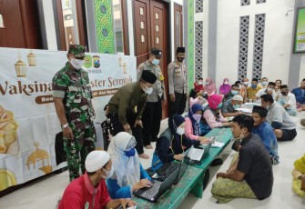 Bersama Dinas Kesehatan Gencarkan Vaksinasi Malam Hari