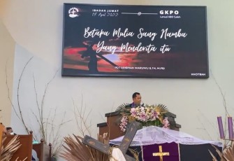 Ibadah Jumat Agung di Lanud Abd Saleh