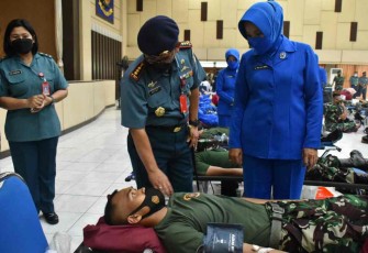 Pamen jajaran Kodiklatal tinjau pelaksanaan donor darah, Rabu (20/4/22)